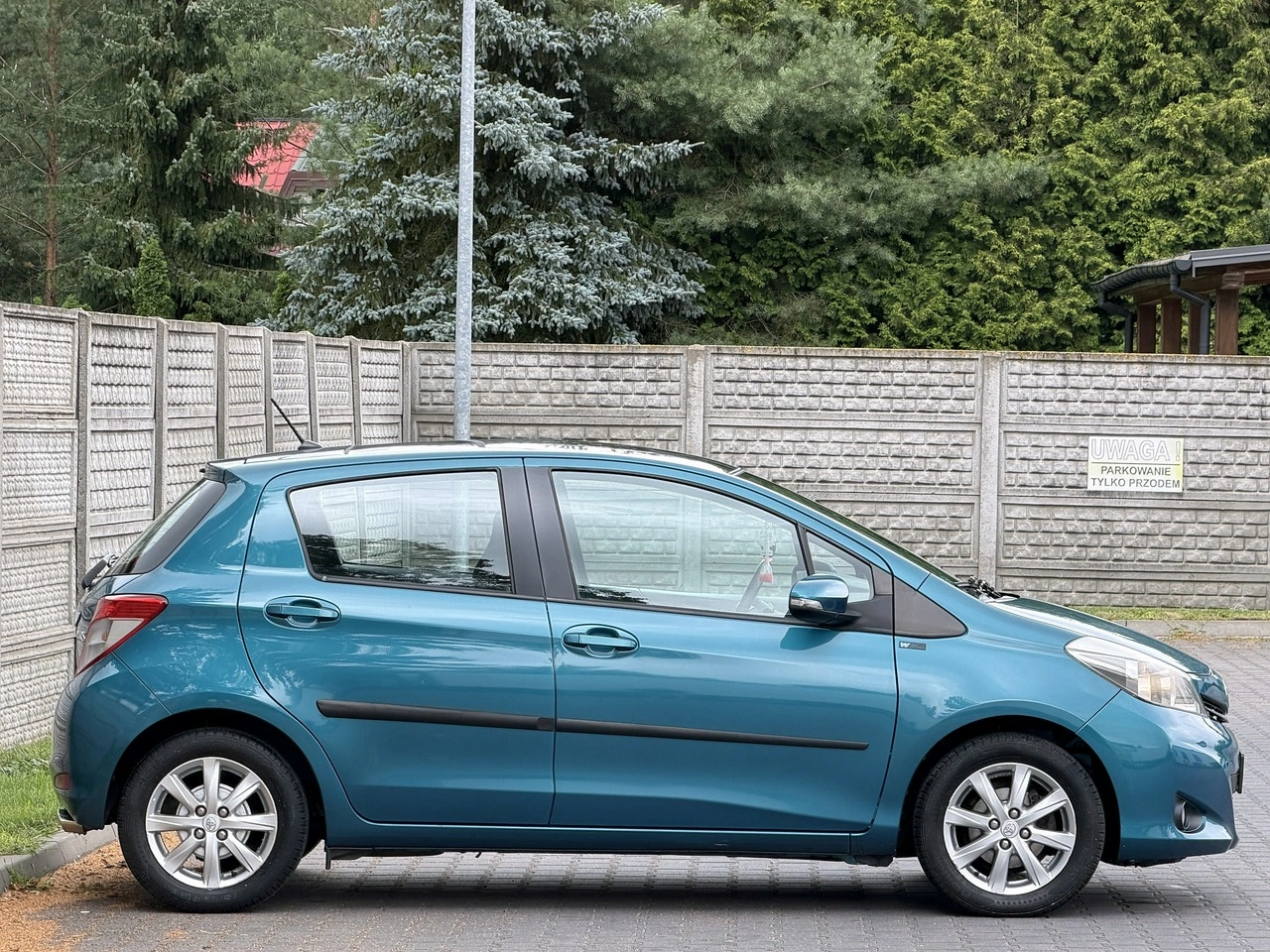 Toyota Yaris - Zdjęcie 22