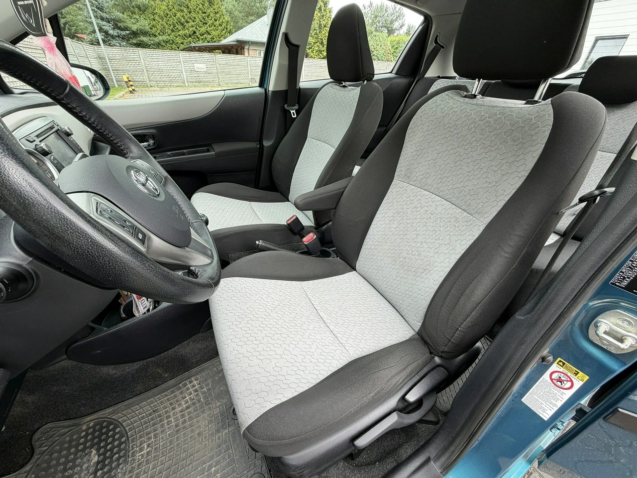Toyota Yaris - Zdjęcie 5