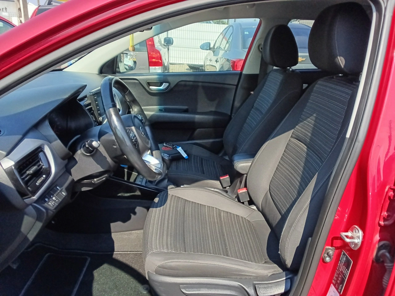 Kia Stonic - Zdjęcie 13