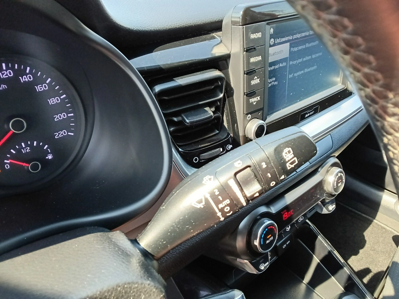 Kia Stonic - Zdjęcie 22