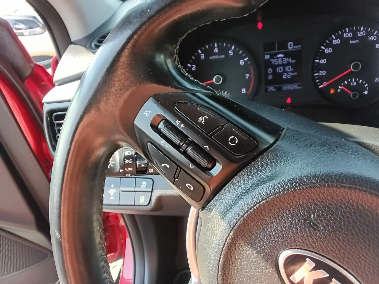 Kia Stonic - Zdjęcie 24