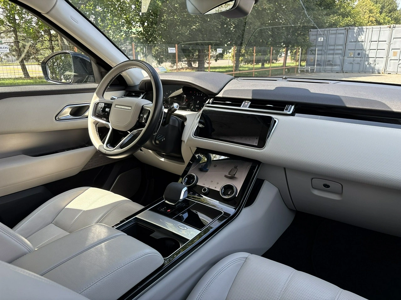 Land Rover Range Rover Velar - Zdjęcie 12