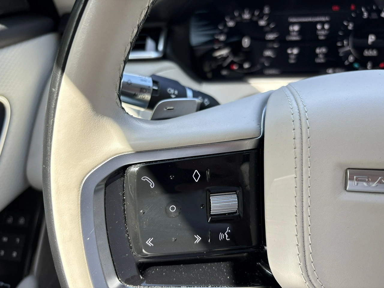 Land Rover Range Rover Velar - Zdjęcie 26