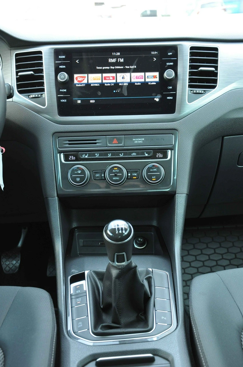 Volkswagen Golf Sportsvan - Zdjęcie 23
