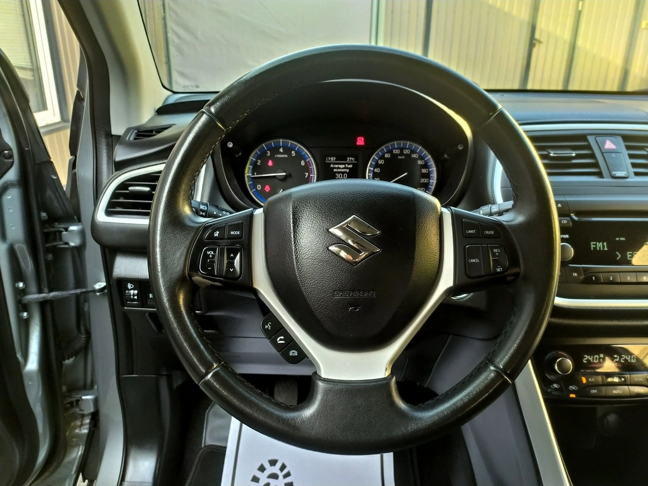 Suzuki SX4 S-Cross - Zdjęcie 14