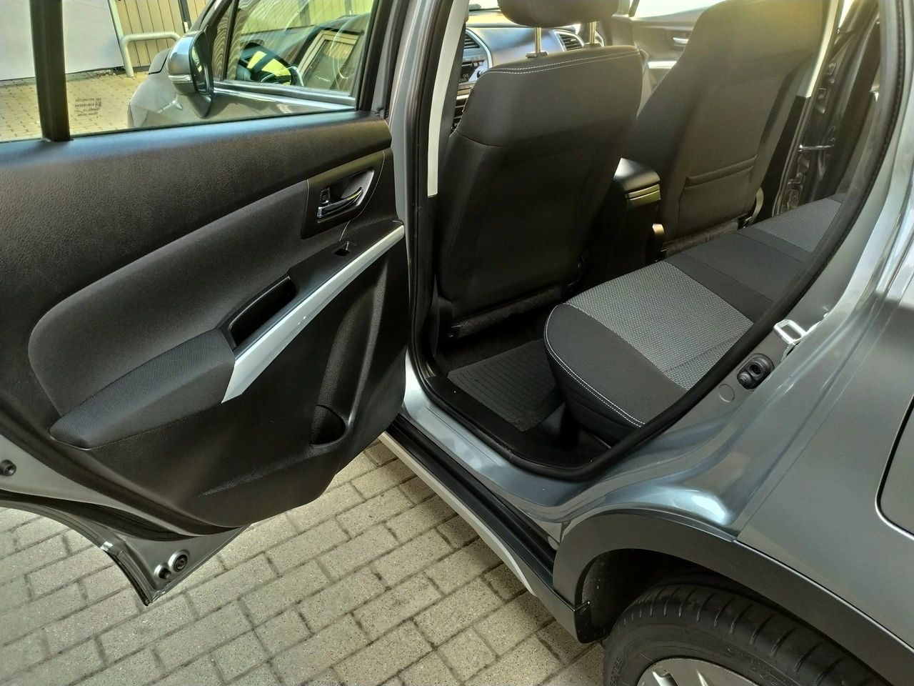 Suzuki SX4 S-Cross - Zdjęcie 17