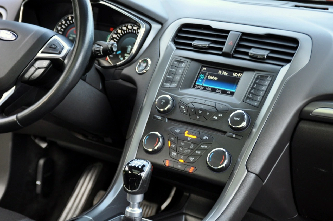 Ford Mondeo - Zdjęcie 25