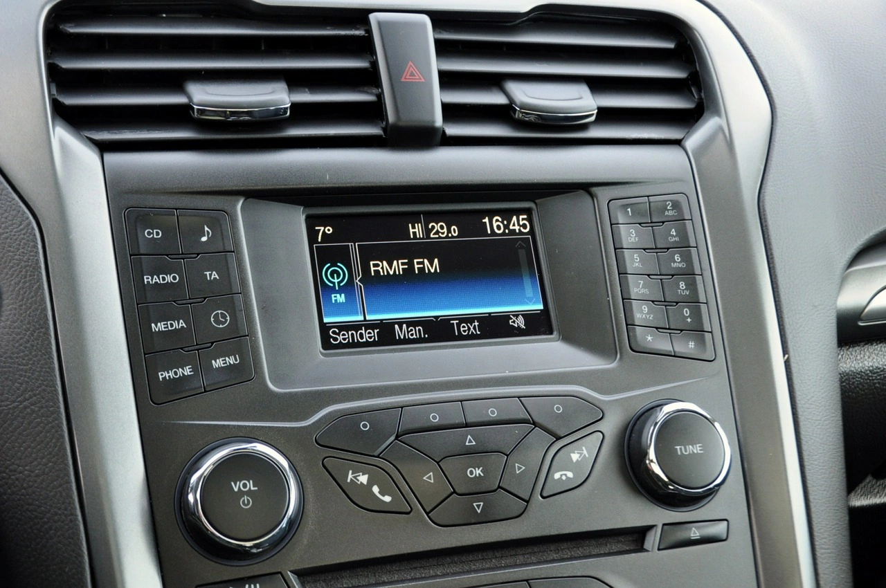 Ford Mondeo - Zdjęcie 30