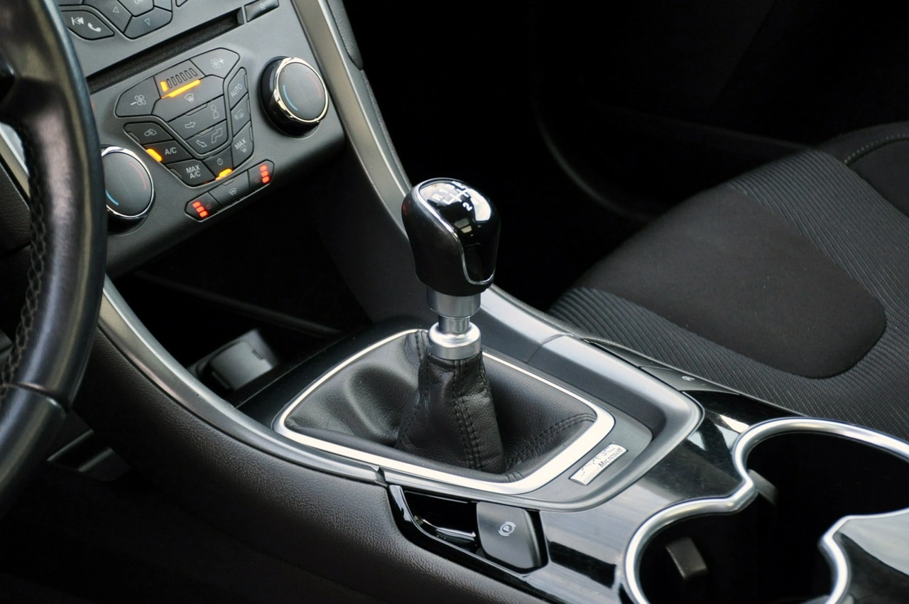 Ford Mondeo - Zdjęcie 33