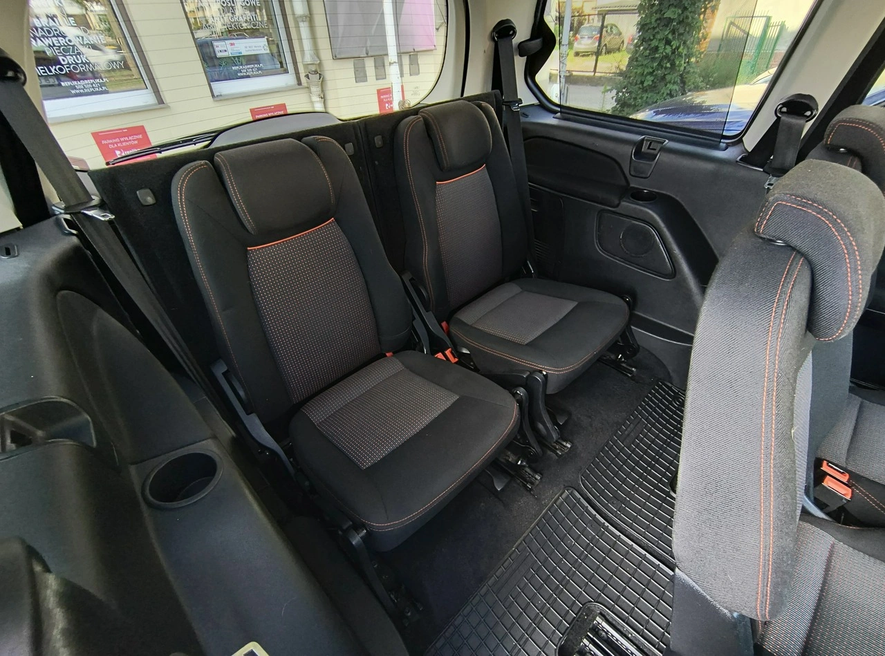 Ford Galaxy - Zdjęcie 17