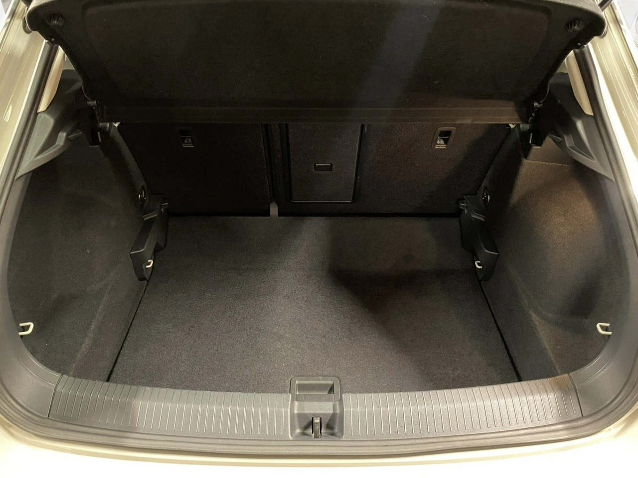 Volkswagen T-Roc - Zdjęcie 17