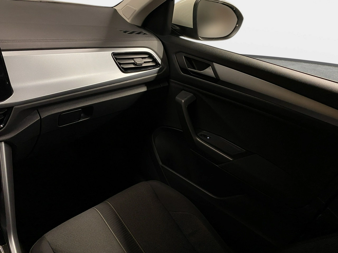 Volkswagen T-Roc - Zdjęcie 30