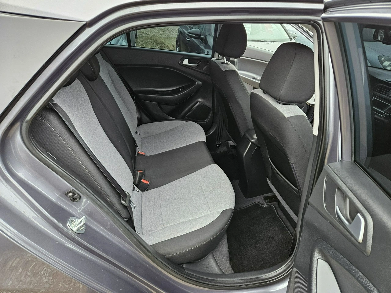 Hyundai i20 - Zdjęcie 10