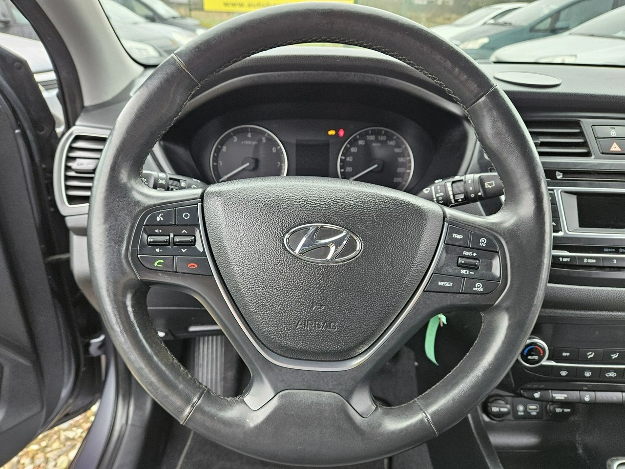 Hyundai i20 - Zdjęcie 15