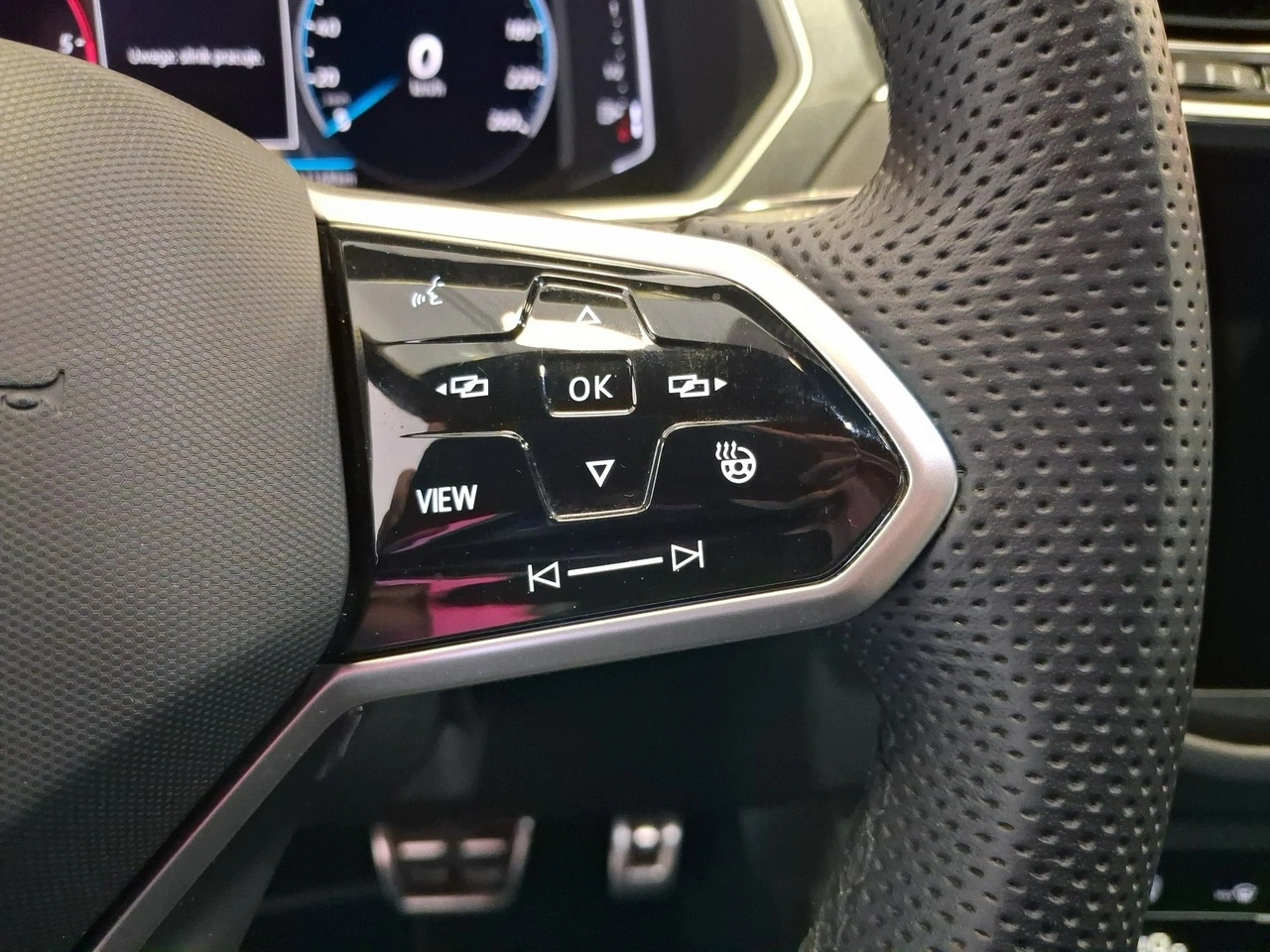 Volkswagen Tiguan - Zdjęcie 18