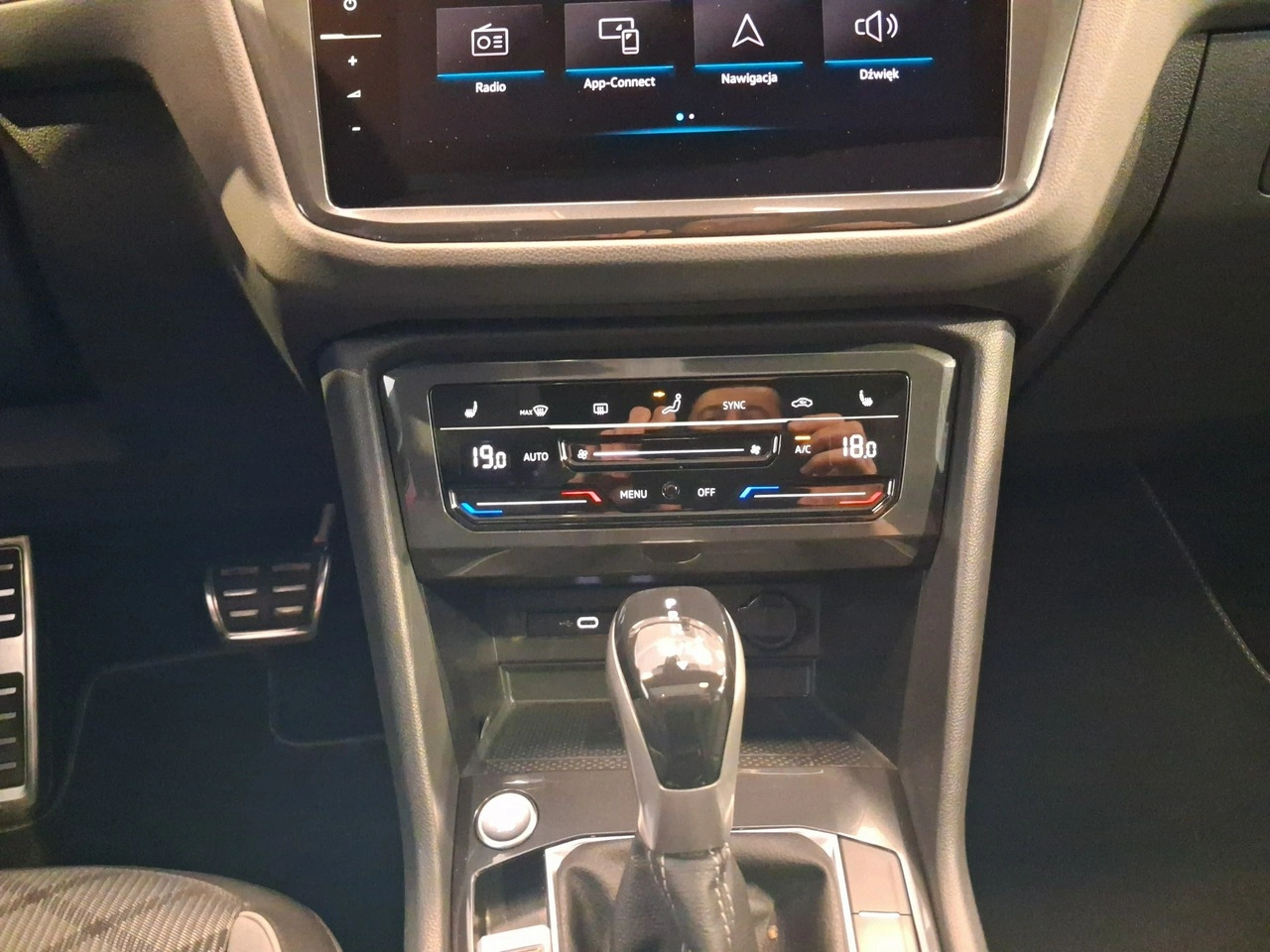 Volkswagen Tiguan - Zdjęcie 23
