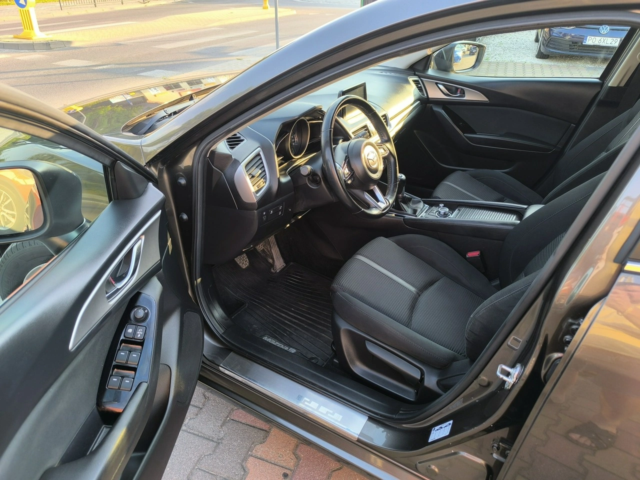 Mazda 3 - Zdjęcie 12
