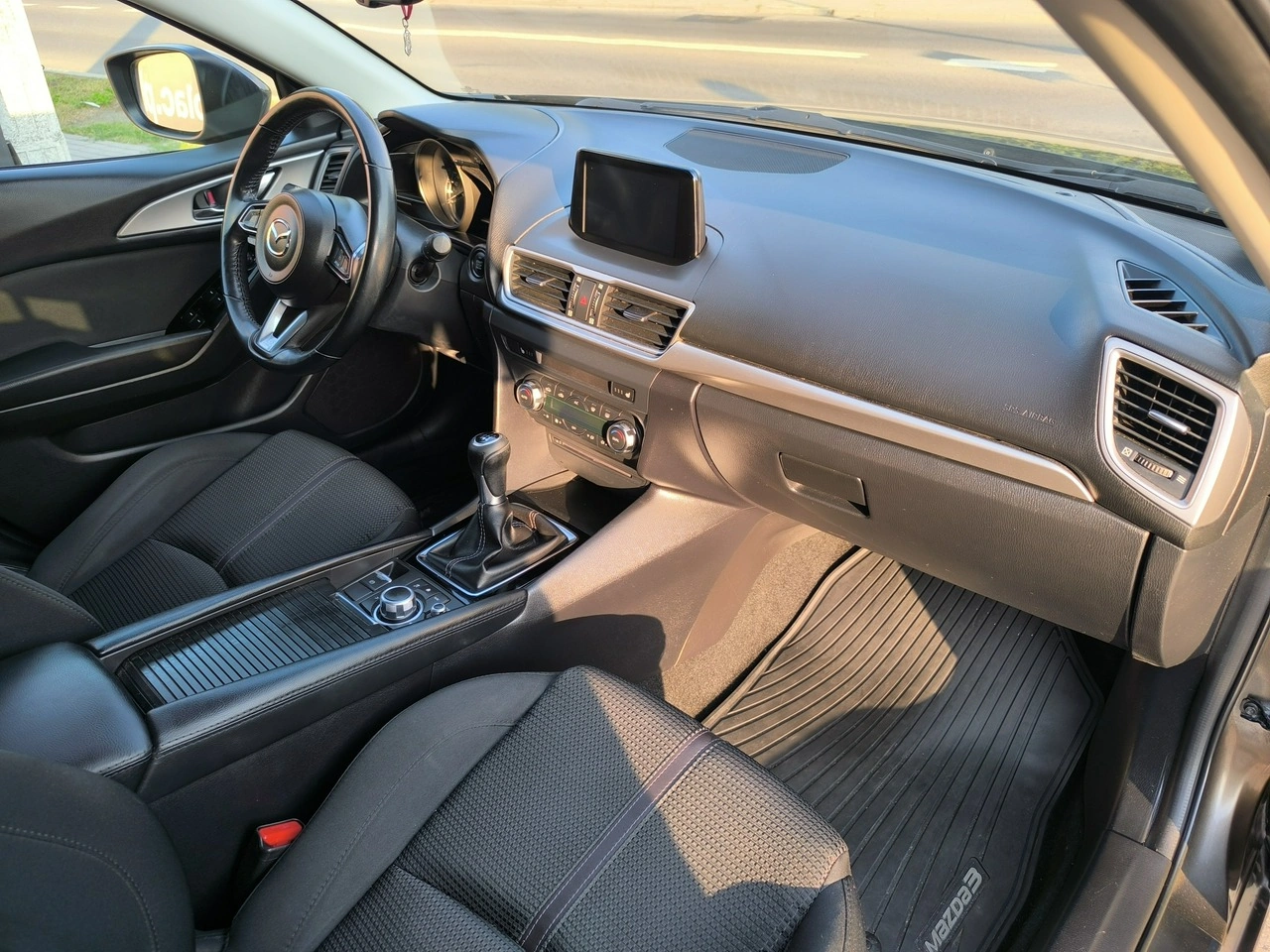 Mazda 3 - Zdjęcie 21