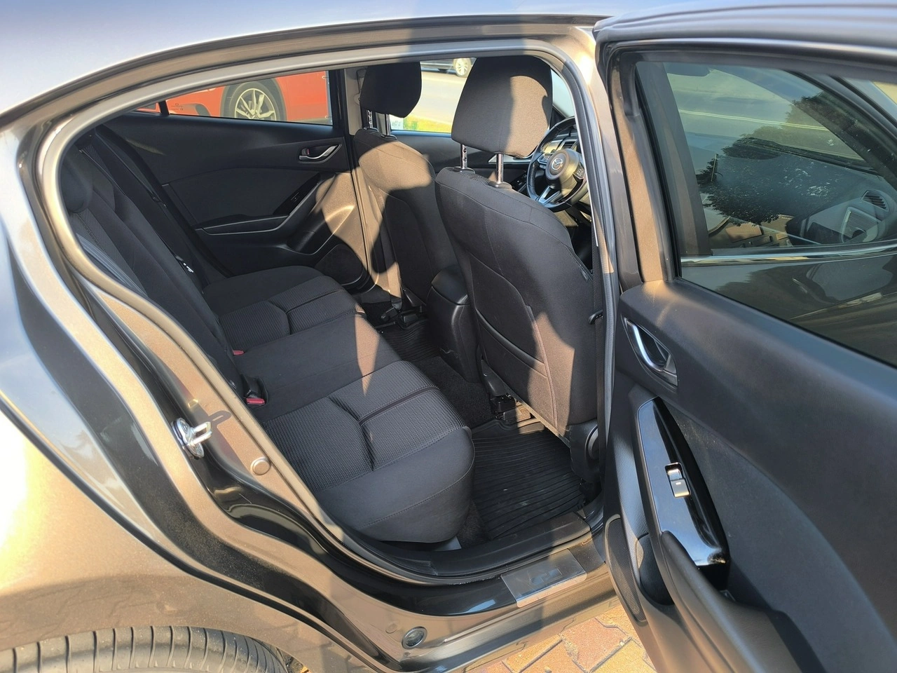 Mazda 3 - Zdjęcie 24