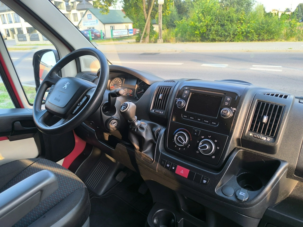 Peugeot Boxer - Zdjęcie 19