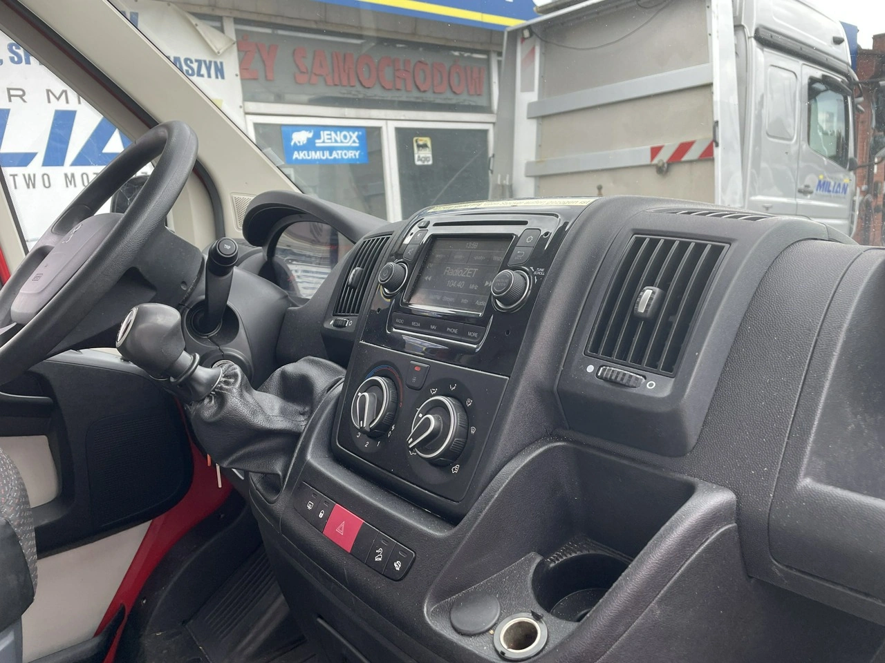 Peugeot Boxer - Zdjęcie 24