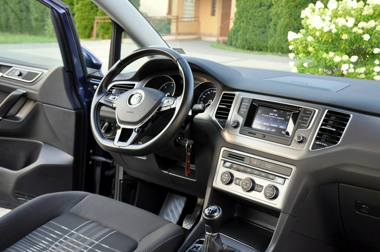 Volkswagen Golf Sportsvan - Zdjęcie 25