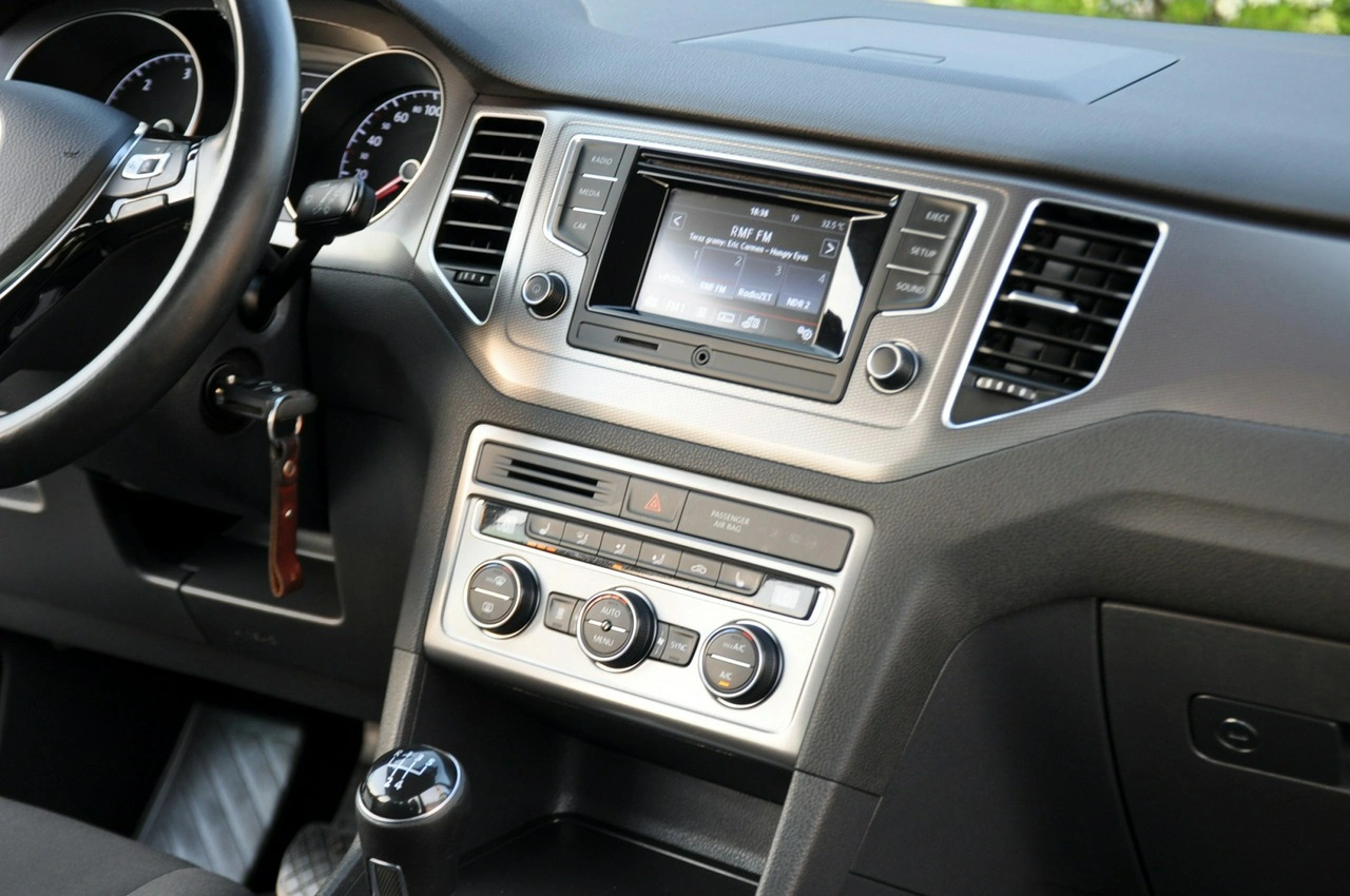Volkswagen Golf Sportsvan - Zdjęcie 26