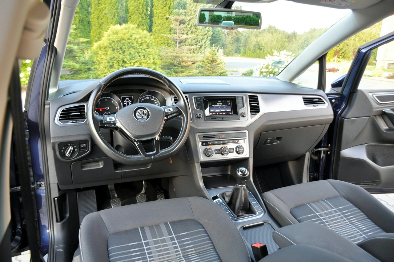 Volkswagen Golf Sportsvan - Zdjęcie 28