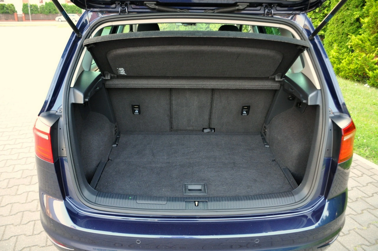 Volkswagen Golf Sportsvan - Zdjęcie 37