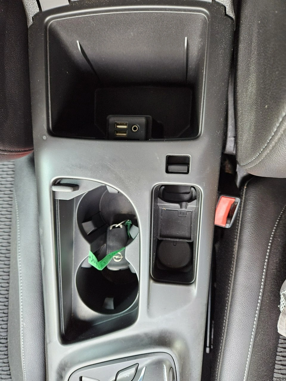 Opel Insignia - Zdjęcie 16