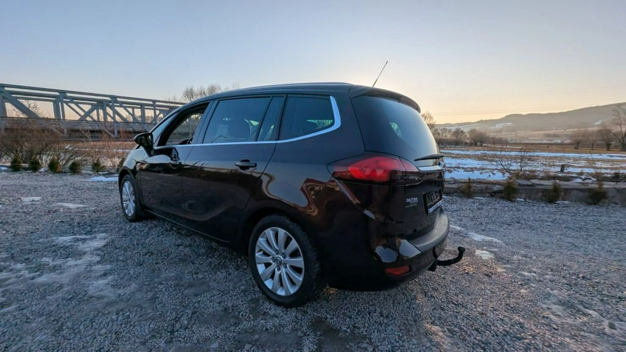 Opel Zafira - Zdjęcie 9