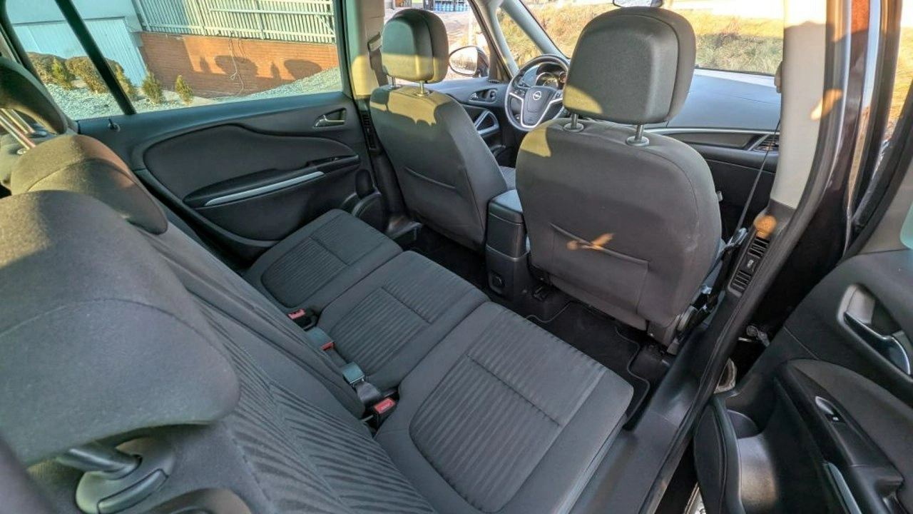 Opel Zafira - Zdjęcie 18