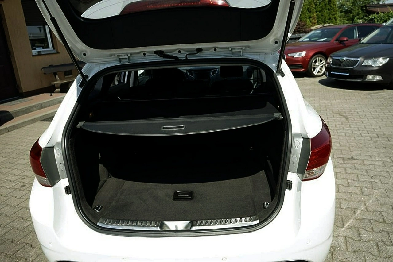 Hyundai i40 - Zdjęcie 25