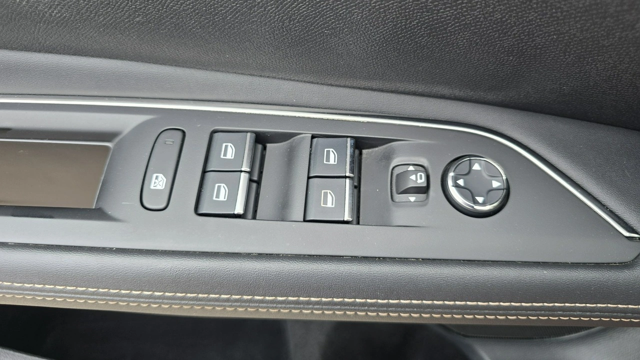 Peugeot 3008 - Zdjęcie 24