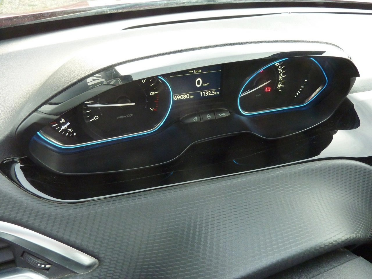 Peugeot 2008 - Zdjęcie 24