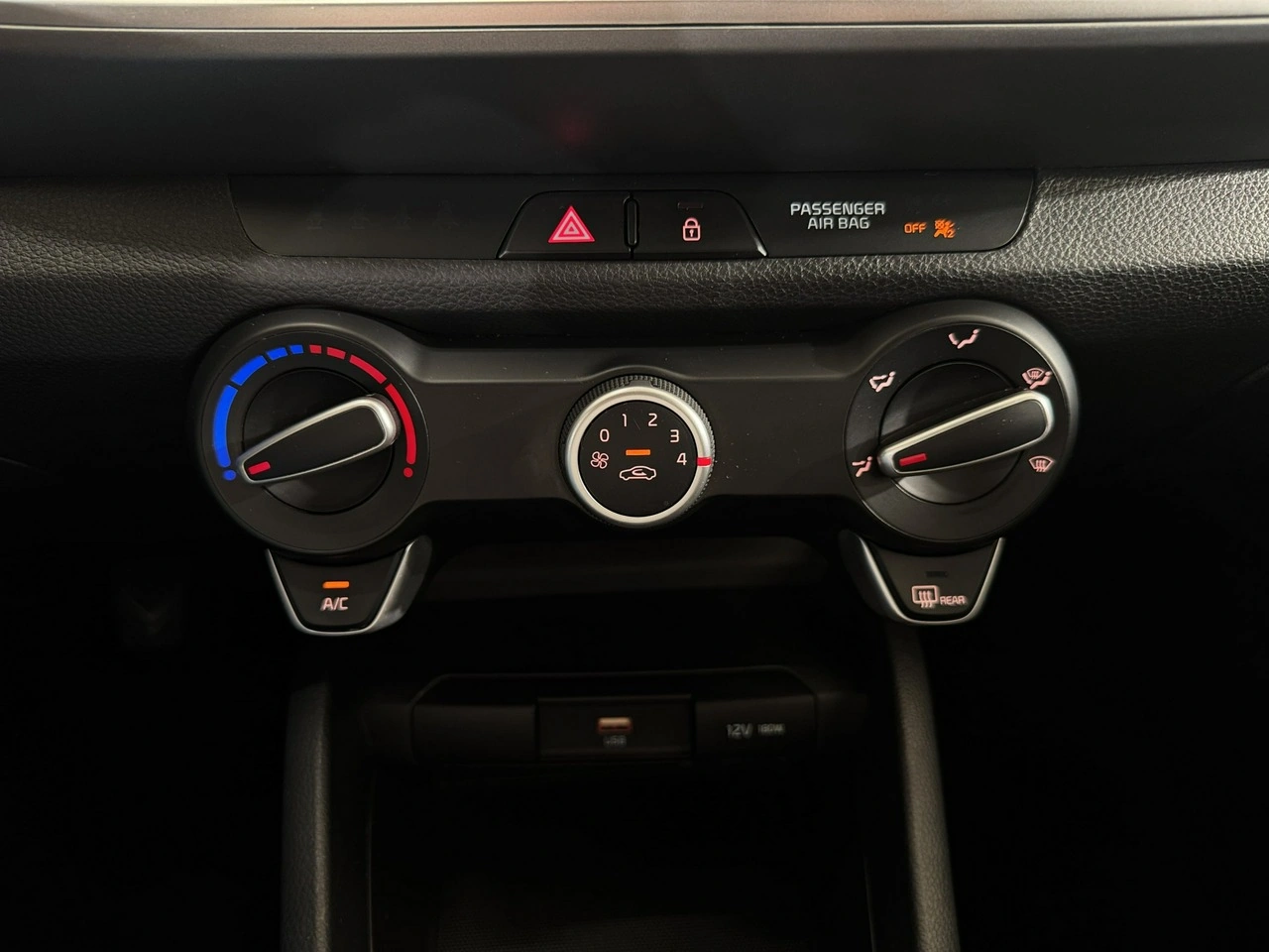 Kia Stonic - Zdjęcie 20