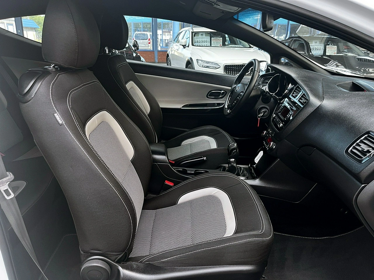 Kia Ceed - Zdjęcie 10