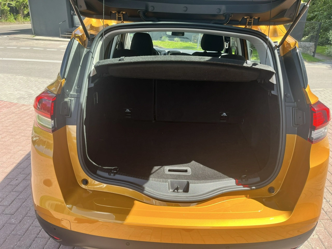 Renault Scenic - Zdjęcie 13