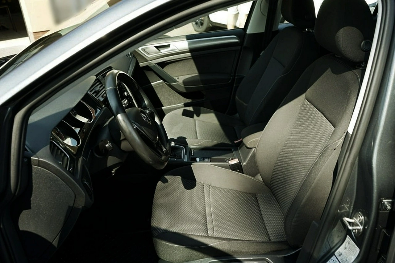 Volkswagen Golf - Zdjęcie 14