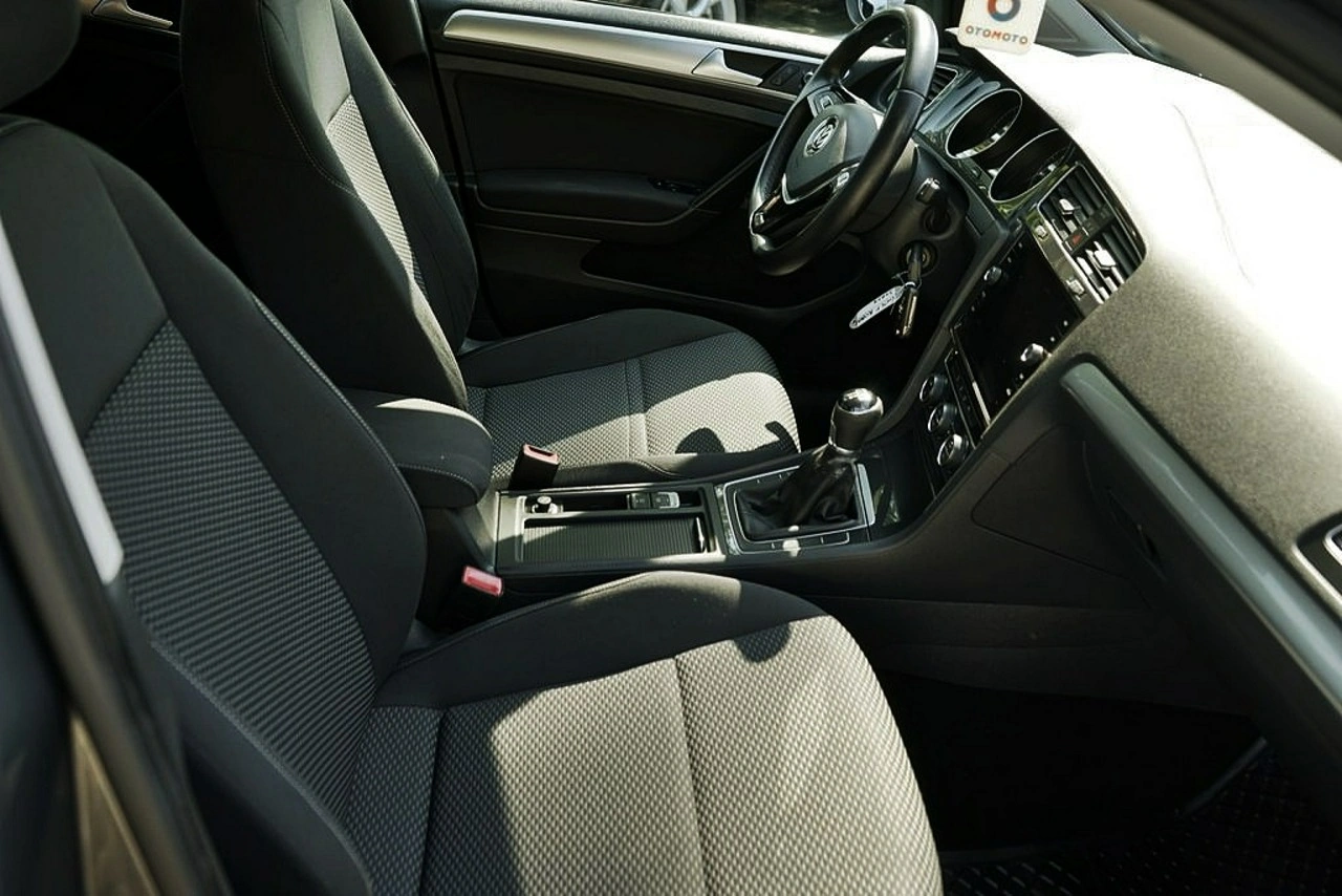 Volkswagen Golf - Zdjęcie 15