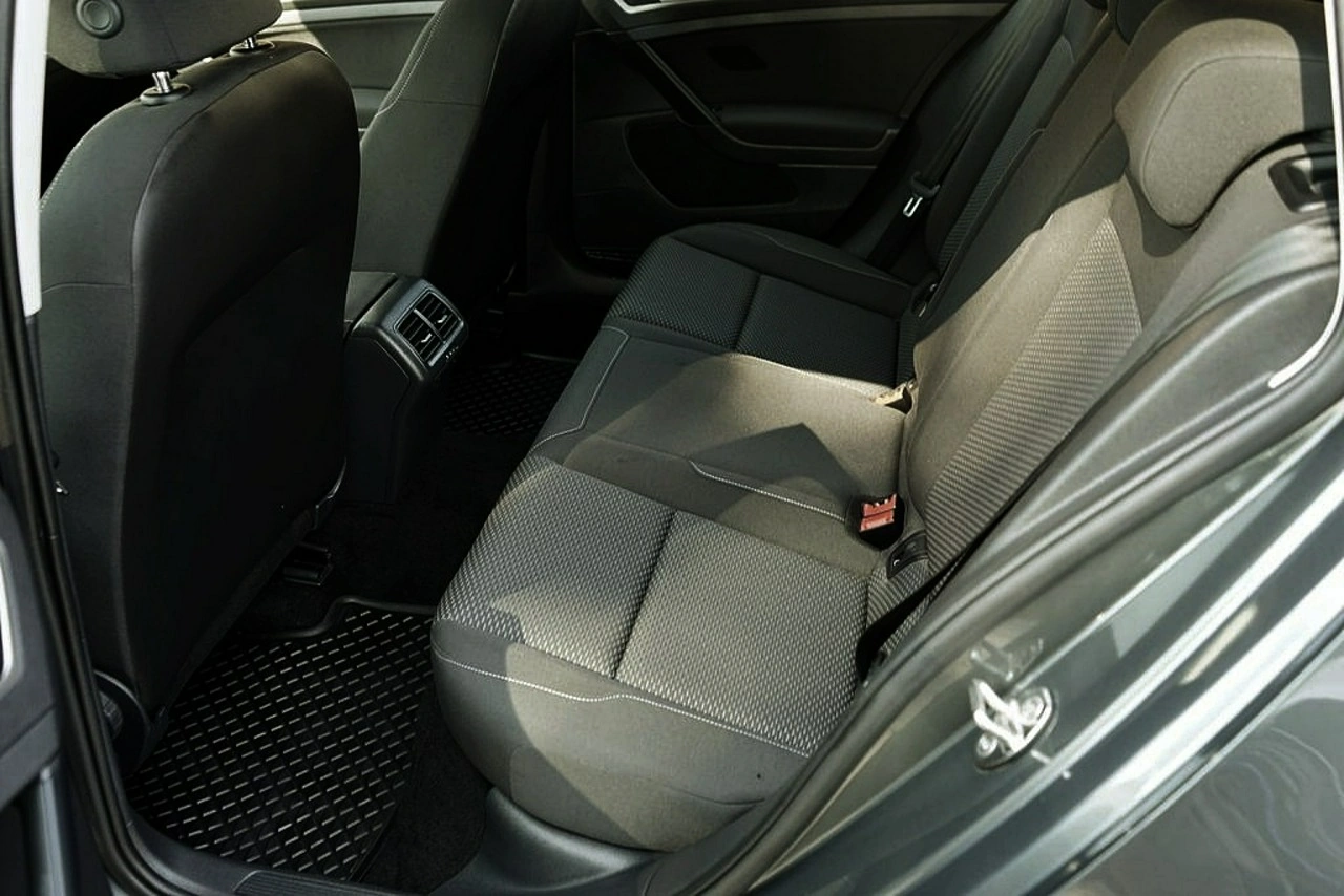 Volkswagen Golf - Zdjęcie 16