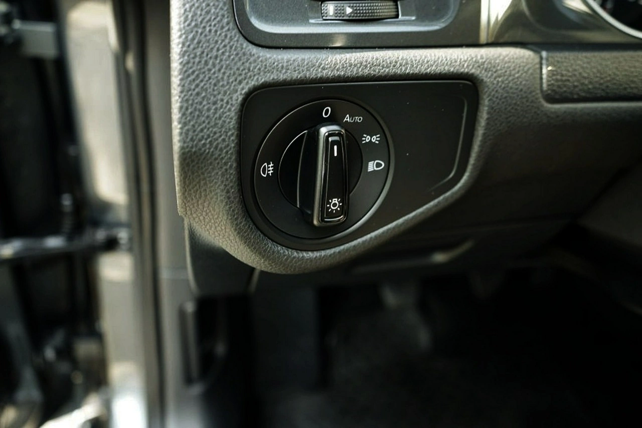 Volkswagen Golf - Zdjęcie 18
