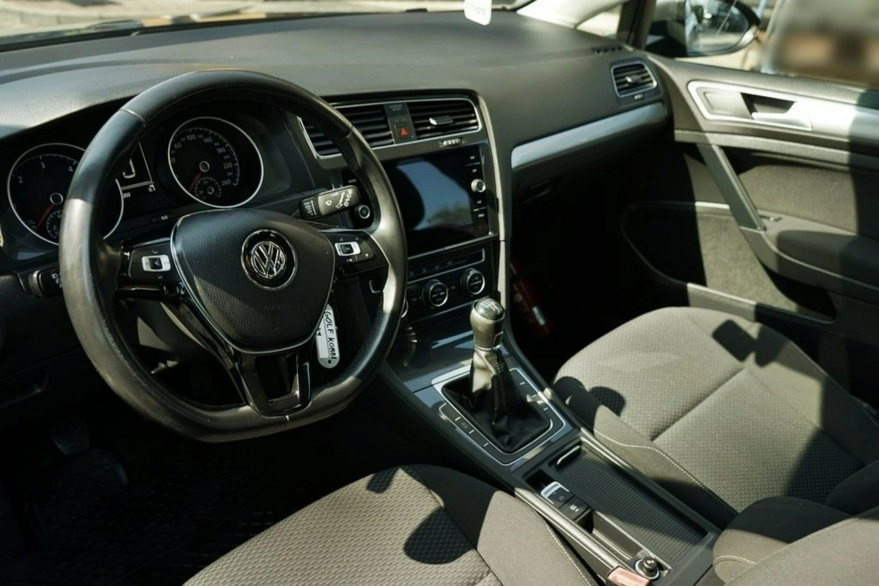 Volkswagen Golf - Zdjęcie 19