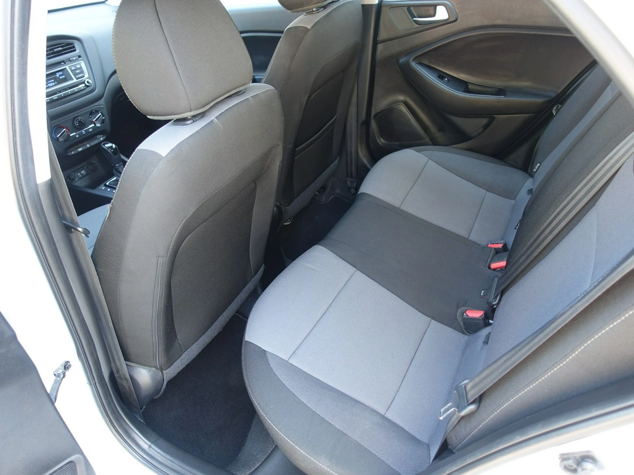 Hyundai i20 - Zdjęcie 12
