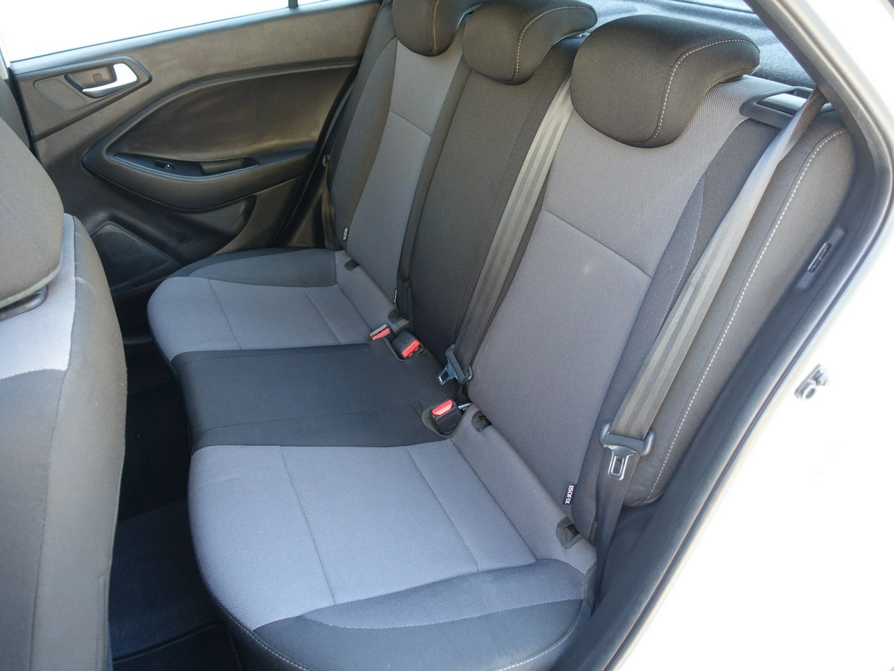 Hyundai i20 - Zdjęcie 13