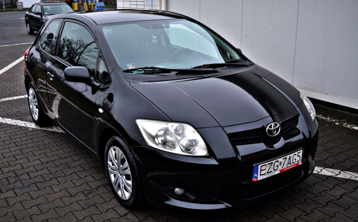 Toyota Auris - Zdjęcie 2