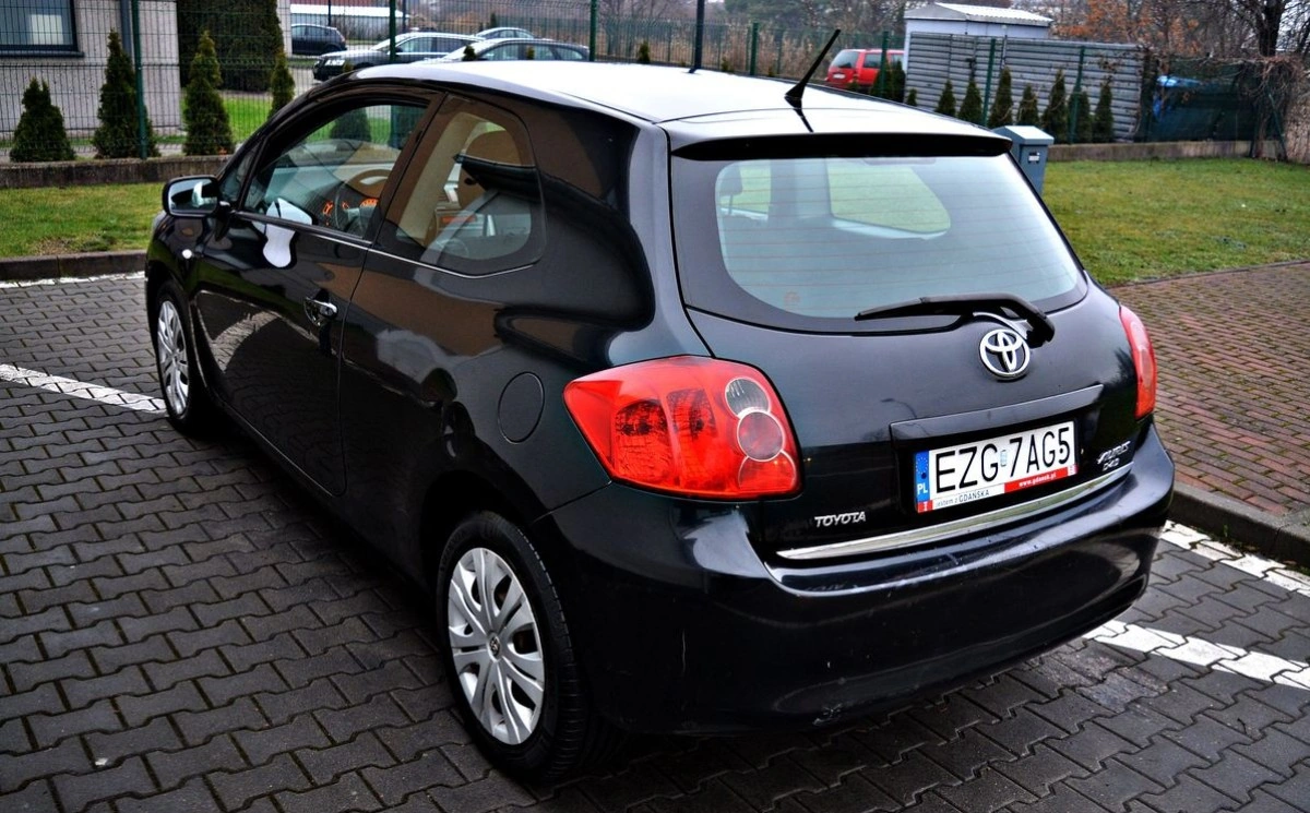 Toyota Auris - Zdjęcie 12