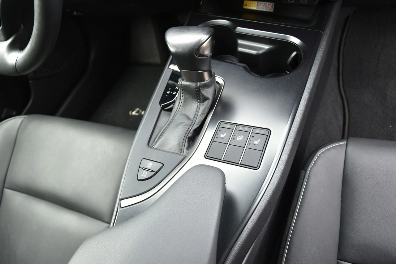 Lexus UX - Zdjęcie 10