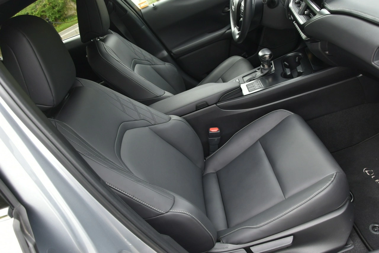 Lexus UX - Zdjęcie 12