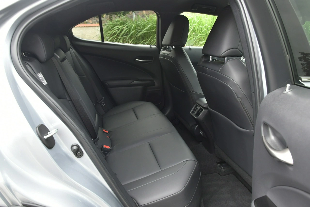 Lexus UX - Zdjęcie 13